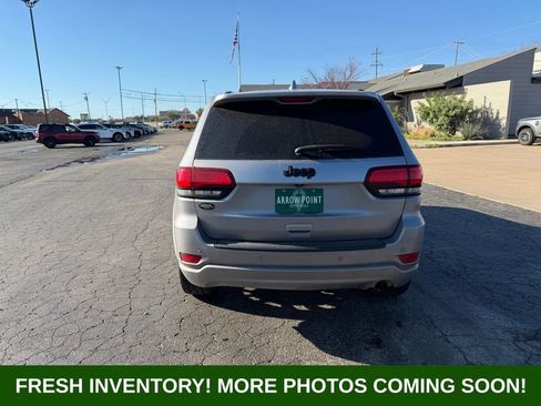 Used 2021 Jeep Grand Cherokee Laredo X image 5