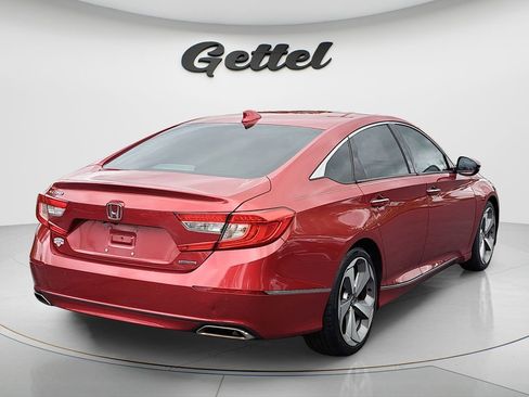 Used 2018 Honda Accord Touring image 4