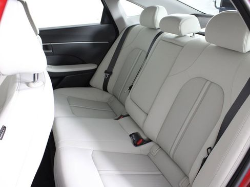 Certified 2025 Hyundai Sonata SEL image 18