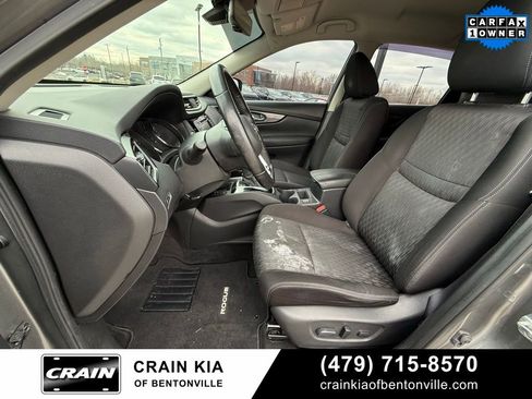 Used 2020 Nissan Rogue SV w/ Premium Package image 23