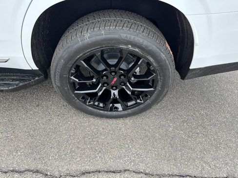 New 2026 GMC Yukon Elevation w/ Elevation Premium Package image 9