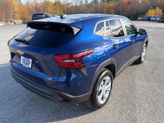 Used 2024 Chevrolet Trax LS w/ Driver Confidence Package FWD image 7
