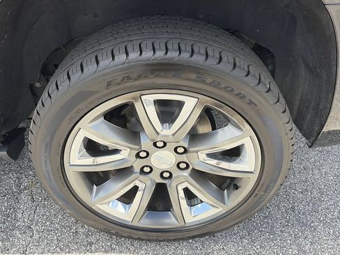 Used 2018 Chevrolet Tahoe Premier RWD image 35