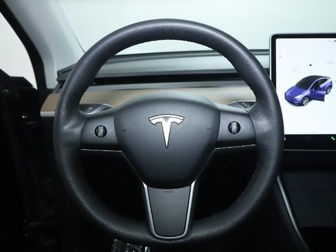 Used 2021 Tesla Model Y Long Range image 21