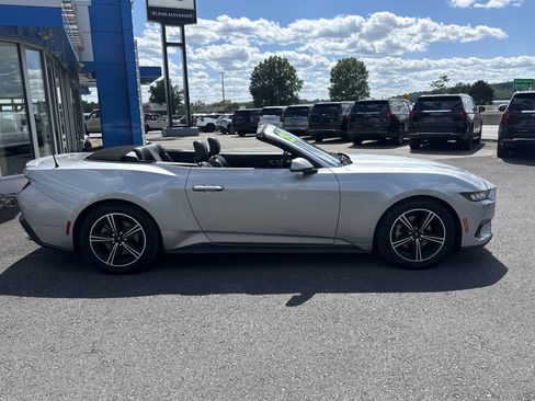 Used 2025 Ford Mustang Premium RWD image 2