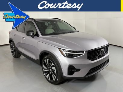 New 2026 Volvo XC40 B5 Ultra w/ Climate Package