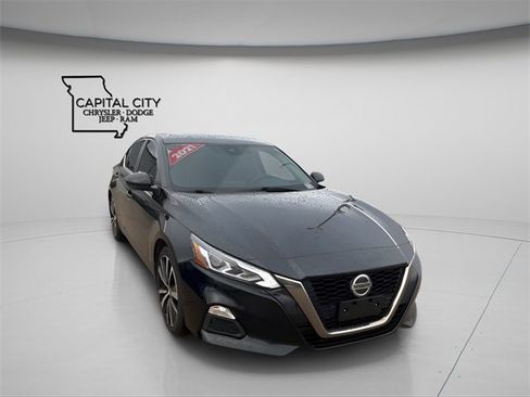 Used 2021 Nissan Altima 2.0 SR image 2
