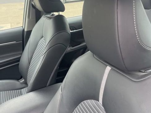 Used 2023 Toyota Camry SE FWD image 11