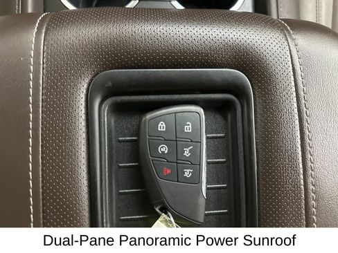 Used 2023 GMC Yukon XL SLT AWD/4WD image 35