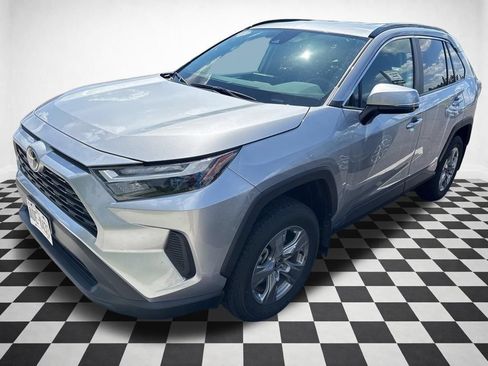 Used 2025 Toyota RAV4 XLE AWD/4WD image 29
