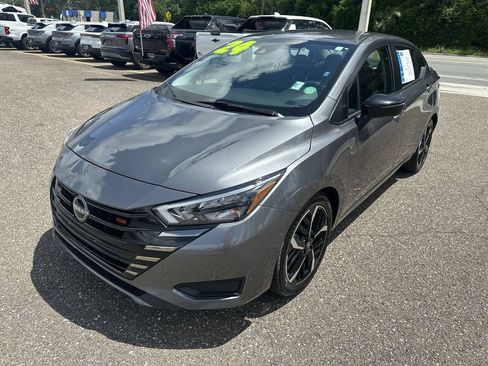 Used 2024 Nissan Versa SR FWD image 12