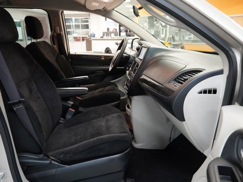 Used 2014 Dodge Grand Caravan American Value Package image 31