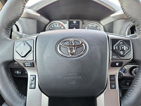 Used 2022 Toyota Tacoma Limited image 19