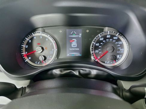 Used 2021 Toyota Highlander L FWD image 19