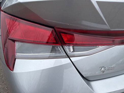 Used 2022 Hyundai Elantra SEL image 30