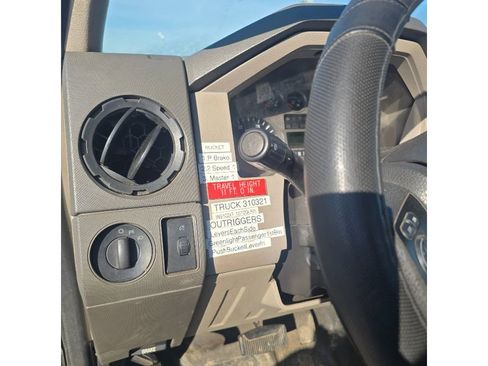 Used 2010 Ford F550 XL image 6