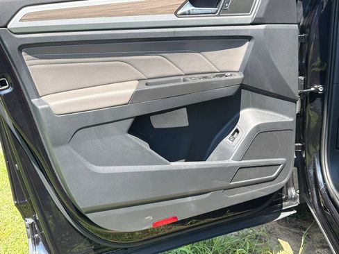 Certified 2023 Volkswagen Atlas SEL AWD/4WD image 28