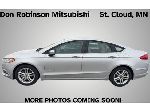 Used 2018 Ford Fusion SE image 1