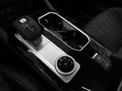 New 2026 Mitsubishi Outlander SEL FWD image 16