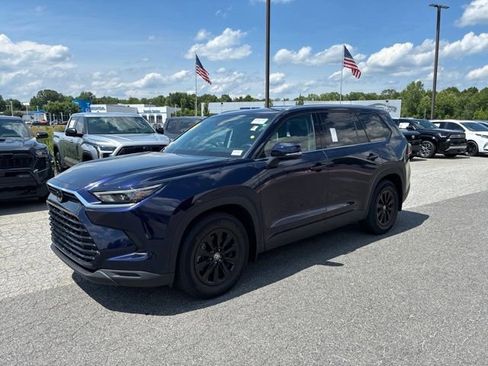 Used 2024 Toyota Grand Highlander FWD image 4