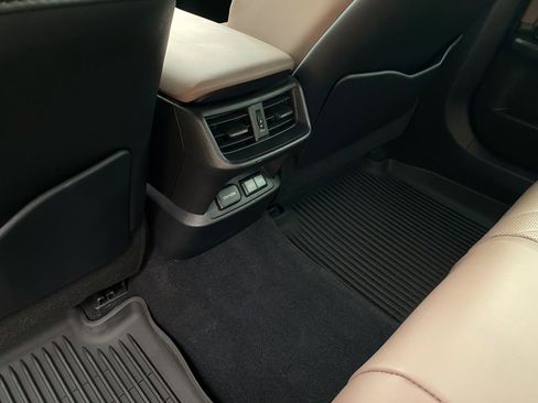 Used 2024 Lexus ES 350 Ultra Luxury w/ Accessory Package (Z2) image 26