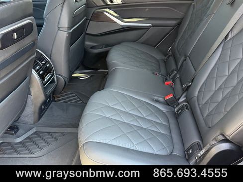 Used 2024 BMW X7 xDrive40i AWD/4WD image 17