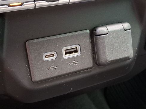 Used 2021 GMC Sierra 1500 Elevation image 24