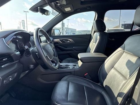 Used 2022 Chevrolet Traverse Premier w/ Redline Edition FWD image 16