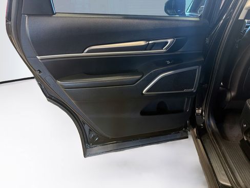 Used 2025 Kia Telluride S AWD/4WD image 28