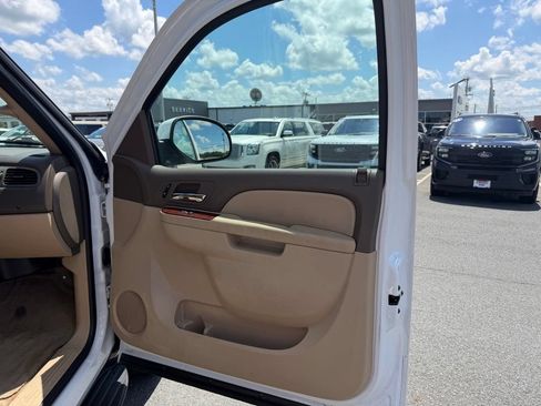 Used 2013 Chevrolet Tahoe LT RWD image 28