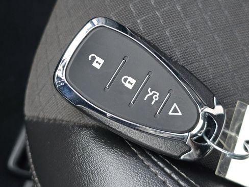 Used 2021 Buick Encore Preferred image 31