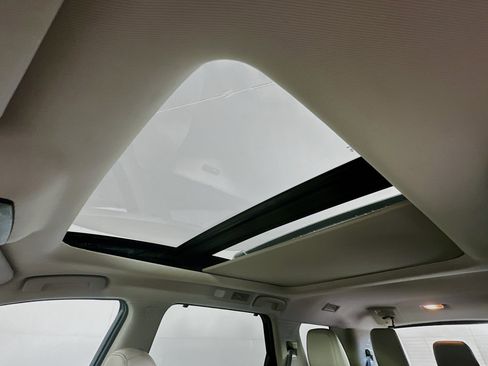 Used 2024 Nissan Pathfinder SL w/ SL Premium Package image 27