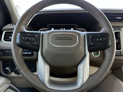 Used 2021 GMC Yukon XL Denali image 29