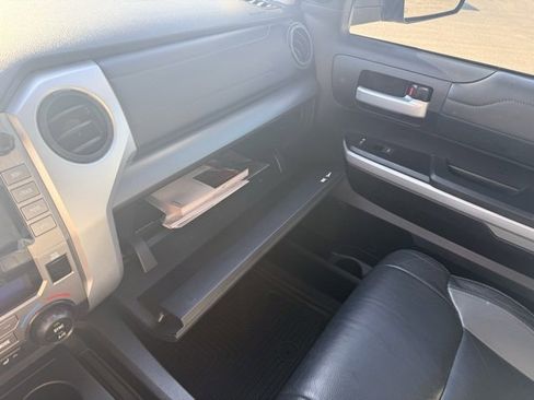 Used 2020 Toyota Tundra Limited w/ Limited Premium Package image 33