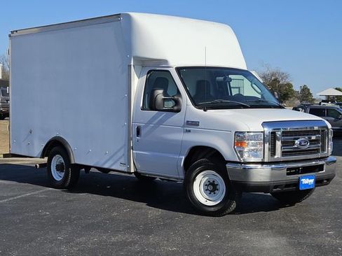 Used 2019 Ford E-350 and Econoline 350 Super Duty w/ Power Windows & Locks Group image 2