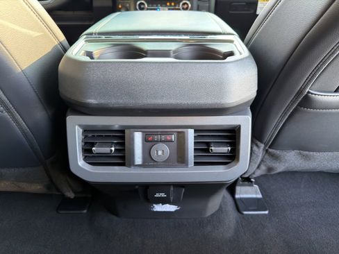 Used 2025 Ford F450 Lariat image 34