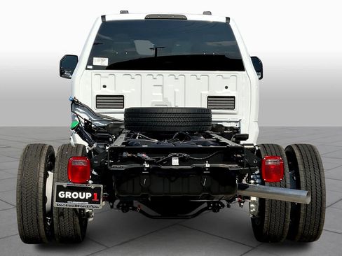 New 2025 Ford F450 XLT image 4