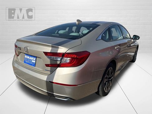 Used 2018 Honda Accord EX image 3