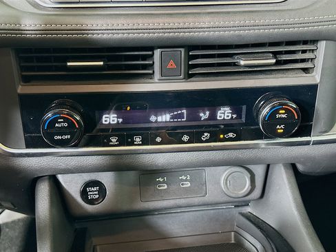 Used 2025 Nissan Rogue SV image 24