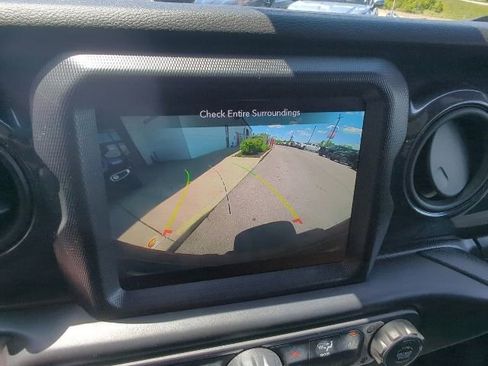 Certified 2022 Jeep Wrangler Unlimited Sport AWD/4WD image 18