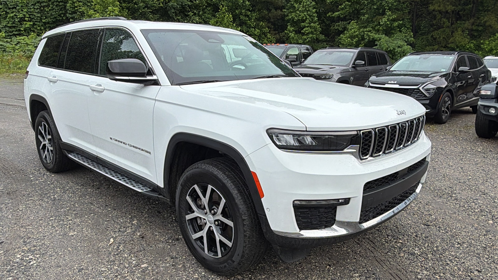 Used 2025 Jeep Grand Cherokee L Limited w/ Luxury Tech Group II AWD/4WD image 5