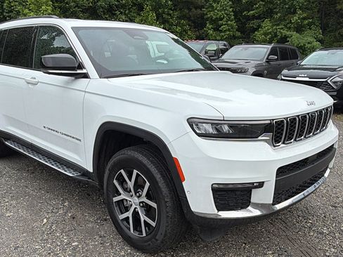 Used 2025 Jeep Grand Cherokee L Limited w/ Luxury Tech Group II AWD/4WD image 5