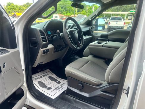 Used 2022 Ford F250 XL w/ Power Equipment Group image 12