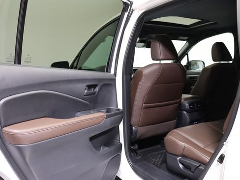 Used 2025 Honda Passport EX-L image 41