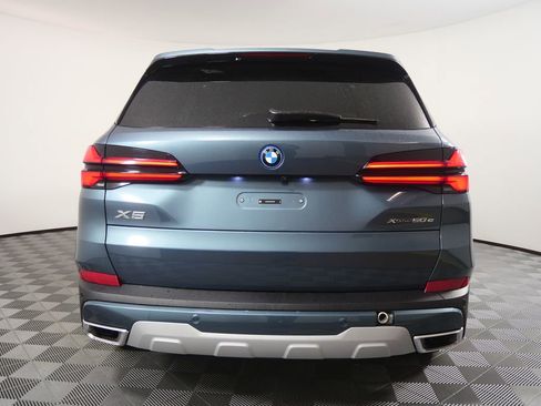 New 2026 BMW X5 xDrive50e image 4