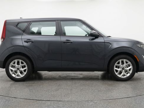 Used 2025 Kia Soul LX w/ LX Technology Package FWD image 11