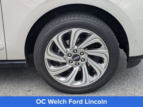 Certified 2024 Lincoln Navigator Reserve AWD/4WD image 8