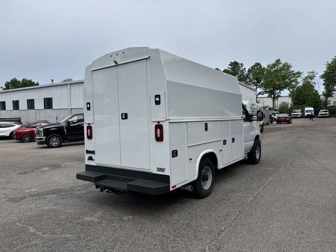 New 2026 Ford E-350 and Econoline 350 Super Duty w/ Power Equipment Group RWD image 8