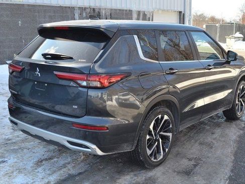 Used 2024 Mitsubishi Outlander SE image 8