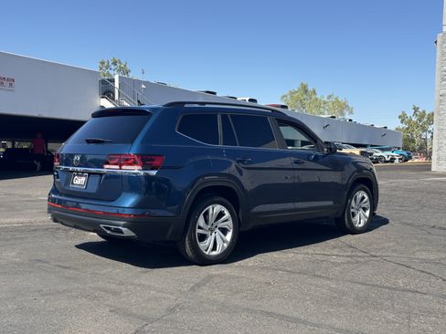 Used 2021 Volkswagen Atlas SE w/ Panoramic Sunroof Package FWD image 3